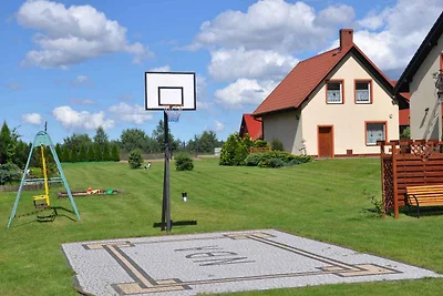 Ferienhaus 300 m vom See, 30 km von der Ostse
