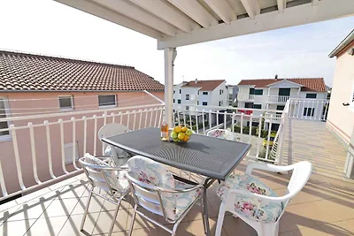 Ferienwohnung mit Klimaanlage und Balkon