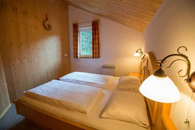 Chalet mit Hallenbad und Sauna