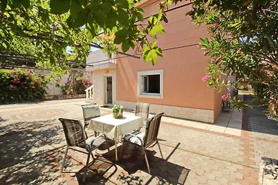 Ferienwohnung mit Terrasse und Klimaanlage