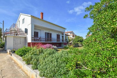 Ferienhaus mit Terrasse und Grill