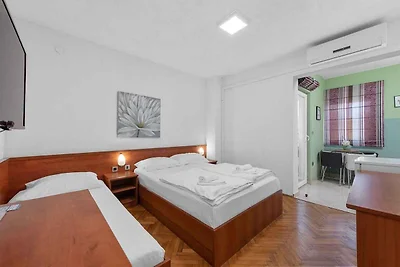 Ferienwohnung mit Klimaanlage und Pool