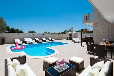 Ferienhaus mit Aussenpool