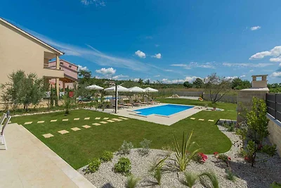 Villa mit privatem Pool in ruhiger Lage mit G