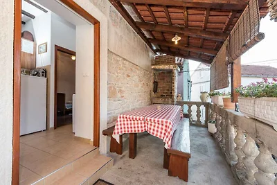 Gemütliche Ferienunterkunft Moskva in Sukošan