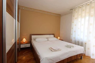 Ferienwohnung mit Balkon und Meerblick