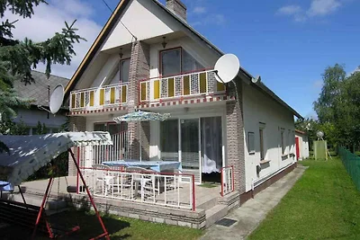 Ferienhaus mit Garten und Terrasse