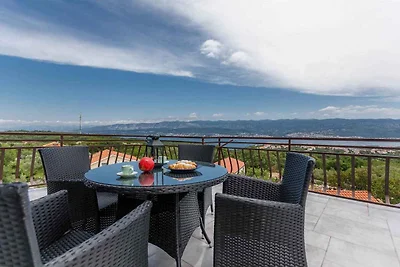 Ferienwohnung mit Balkon und Klimaanlage