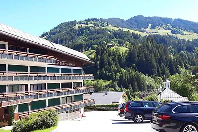 Ferienwohnung mit Balkon und Hallenbad