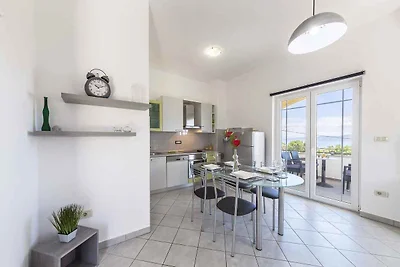 Ferienhaus mit Poolnutzung, Terrasse und
