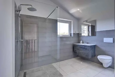 Villa mit Pool und Golf Putting Green
