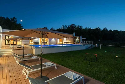 Villa mit beheiztem Pool
