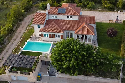 Ferienhaus mit Klimaanlage und Aussenpool