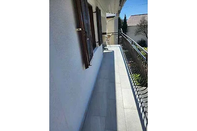 Ferienwohnung mit Klimaanlage und Balkon