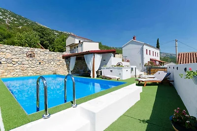 Ferienhaus mit Klimaanlage und Aussenpool