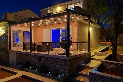 Ferienhaus mit Terrasse und Grill