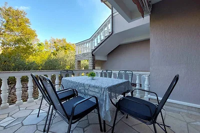Ferienwohnung mit Balkon und Pool