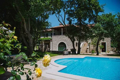 Villa mit Aussenpool