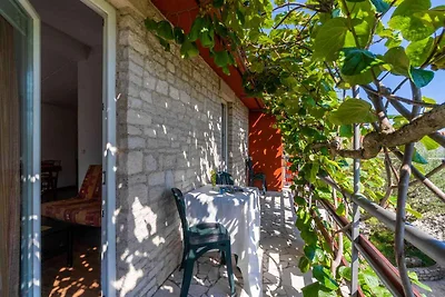 Einfach eingerichtete Wohnung in Krnica