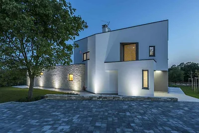 Villa Eine Luxusvilla mit einem kristallklare