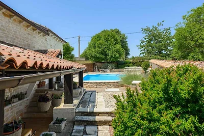 Ferienwohnung mit Pool und Klimaanlage