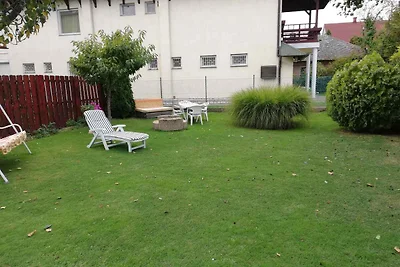 Ferienwohnung in Balatonnähe mit Garten