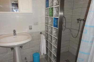 Ferienwohnung 100 m von Strand