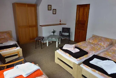 Ferienhaus mit Kaminofen in Hanglage