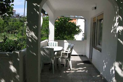 Ferienwohnung mit Terrasse und Balkon