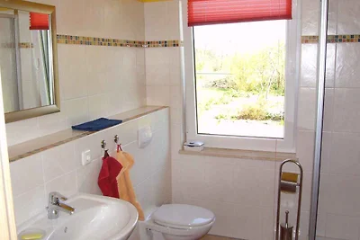 Ferienhaus mit Garten und Terrasse, 800 m zum