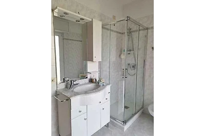 Ferienwohnung mit Balkon und Parkmöglichkeit