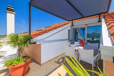 Ferienwohnung mit Balkon und Meerblick