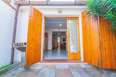 Ferienhaus mit Garten und Grill