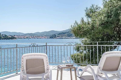 Ferienhaus mit Terrasse und Meerblick
