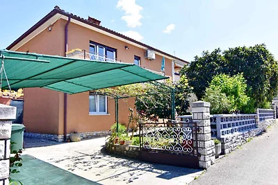 Ferienwohnung mit Garten in der Nähe des