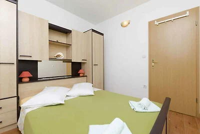 Ferienwohnung für 5 Personen in Splitska