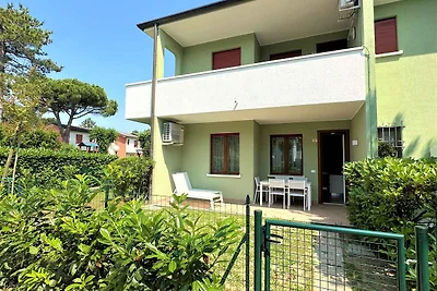 Ferienwohnung mit Pool modern eingerichtet