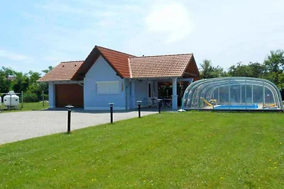 Ferienhaus für 6 Personen mit grossem Pool