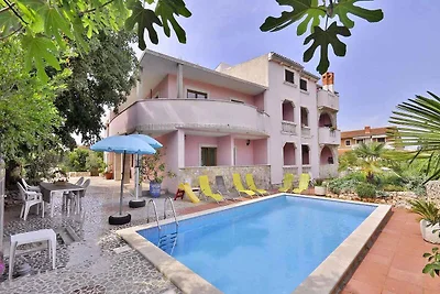 Ferienwohnung in Strandnähe mit Pool