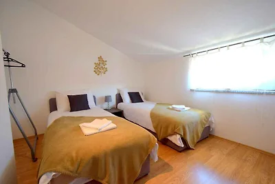 Ferienwohnung in Mansarde mit Meerblick