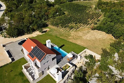 Villa mit Aussenpool