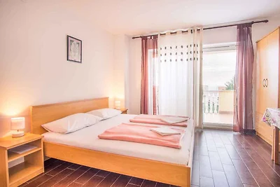 Studio mit Balkon und Klimaanlage