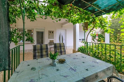 Charmante Ferienwohnung Dotli in Selce mit Ga