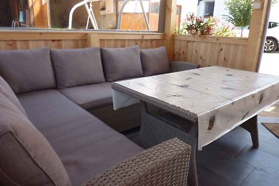 Ferienhaus mit Whirlpool, grossem Gartenpavil