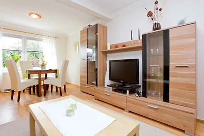 Ferienwohnung mit Terrasse und Garten