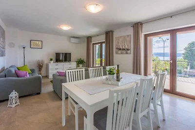 Ferienwohnung mit Terrasse und Klimaanlage