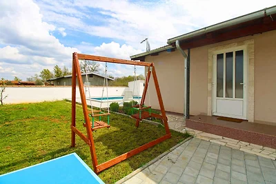 Ferienhaus mit Pool