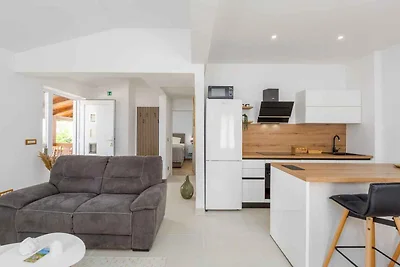 Ferienwohnung mit Klimaanlage und Balkon