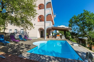 Ferienwohnung mit Meerblick und Pool