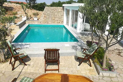 Ferienwohnung mit Pool und Grillmöglichkeit